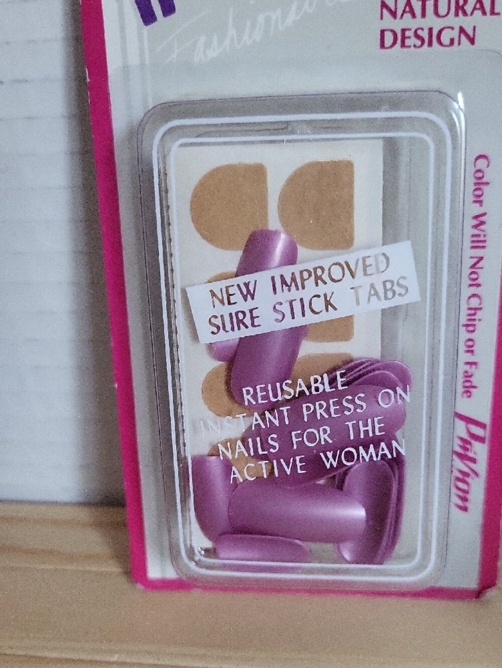 Wet N Wild Pink Press-On Nail Set - 80's Natural Design - Picture 2 of 8